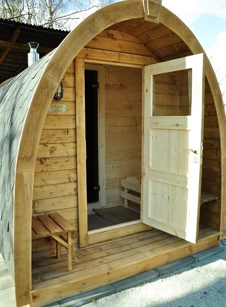 Soukromá dřevěná sudová sauna u chaty